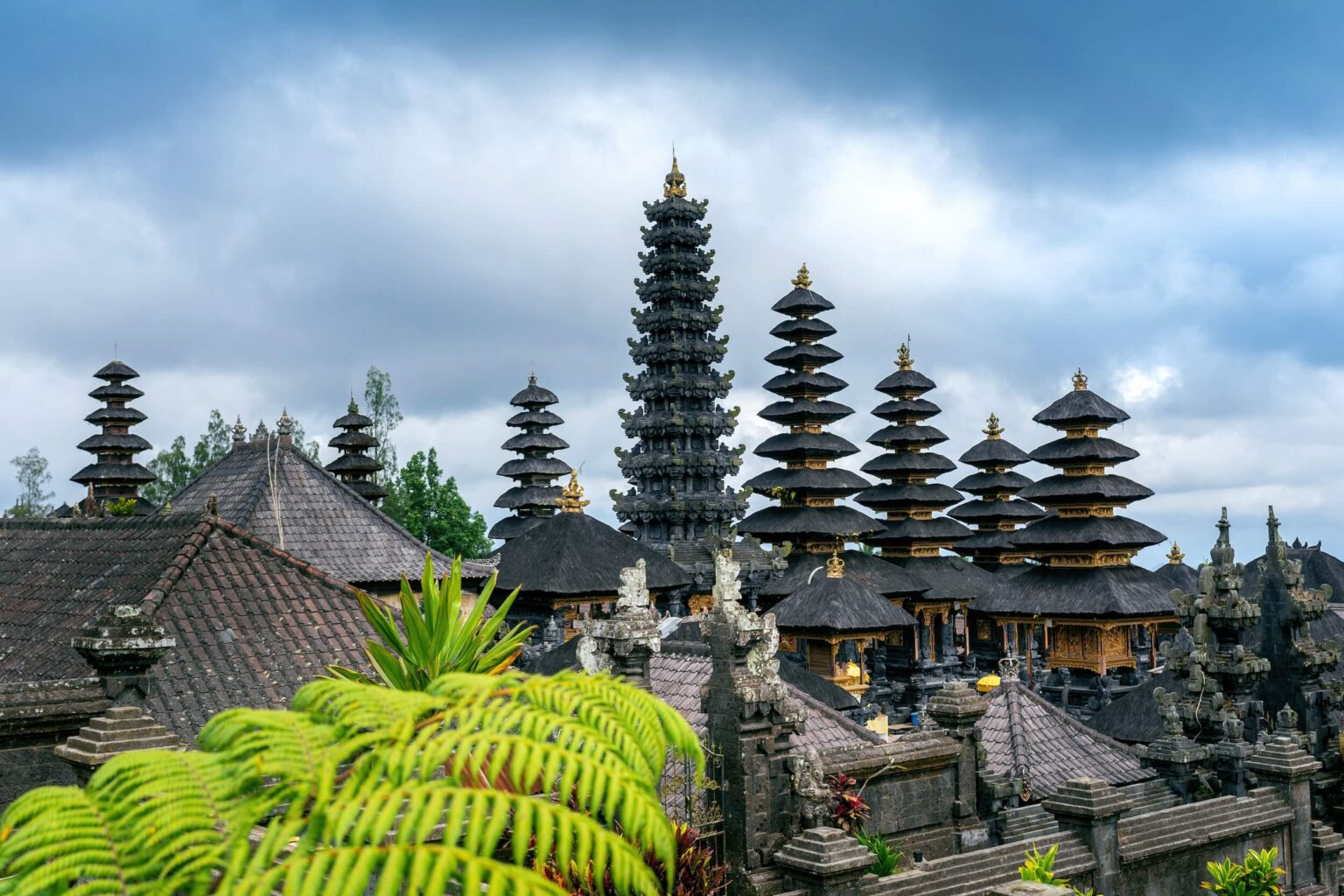 besakih-temple-bali-indonesia (1)